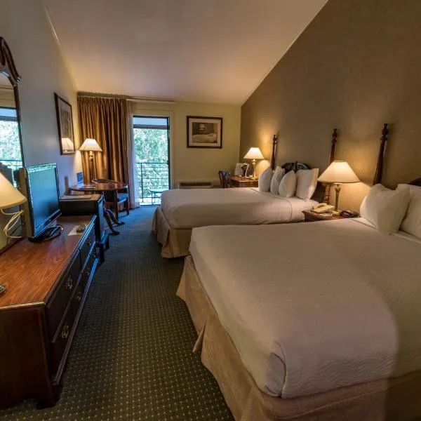 Interlaken Inn, hotel v mestu Lakeville