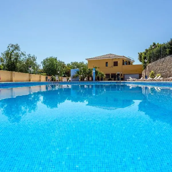Camping Rural Presa La Viñuela, ξενοδοχείο σε Vinuela
