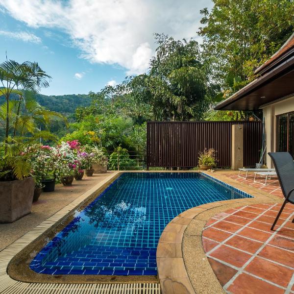 Pool villa with maid Nakatani Village by Lofty