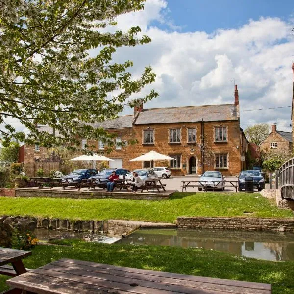 The Nevill Arms, hotel in Medbourne
