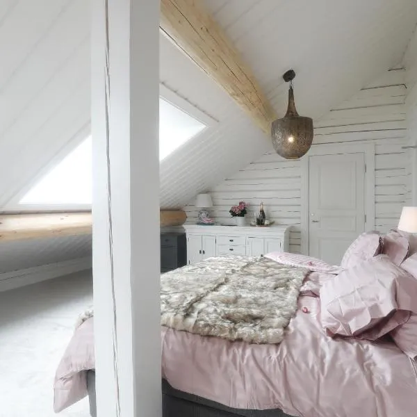 Sara´s Bed and Breakfast, Hotel in Erikslund