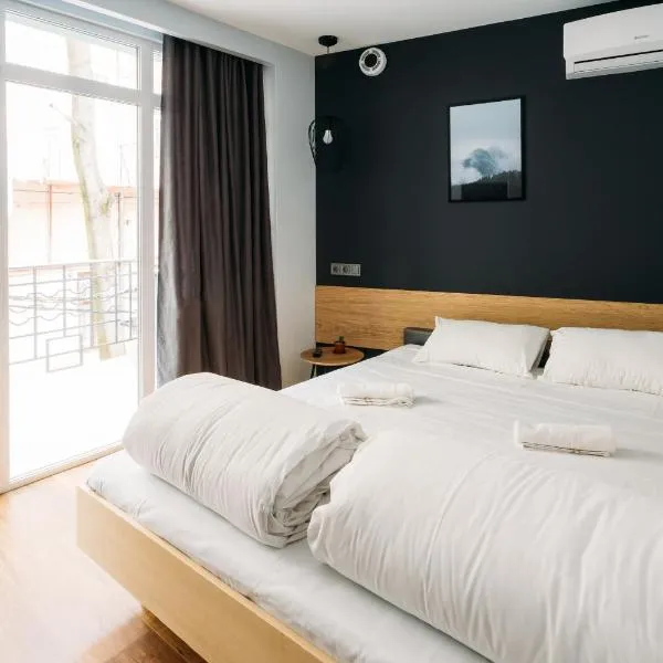 Yard Hostel & Coffee, hotel in Chernivtsi
