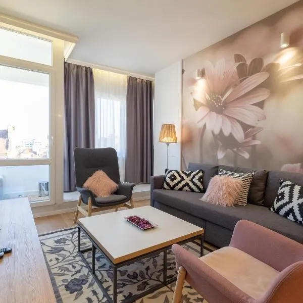 Vitosha Blvd Luxury 2-Bedroom, 2-Bathroom with Balcony, hotel in Sofia