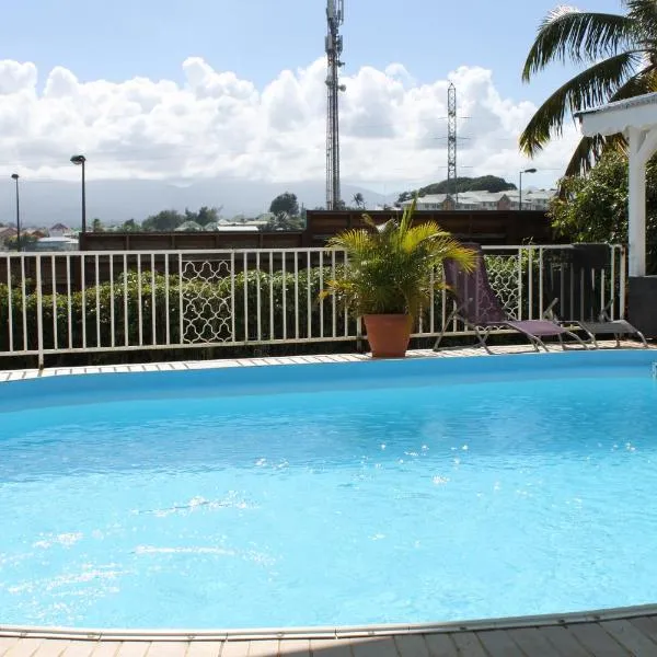 Lauraym2, ξενοδοχείο σε Baie-Mahault