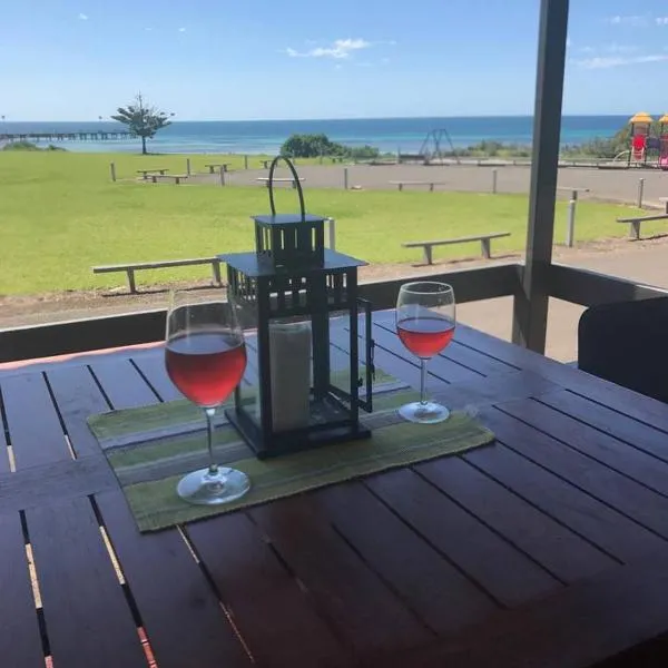 Pine View Holiday Rental, hotel u gradu Emu Bay