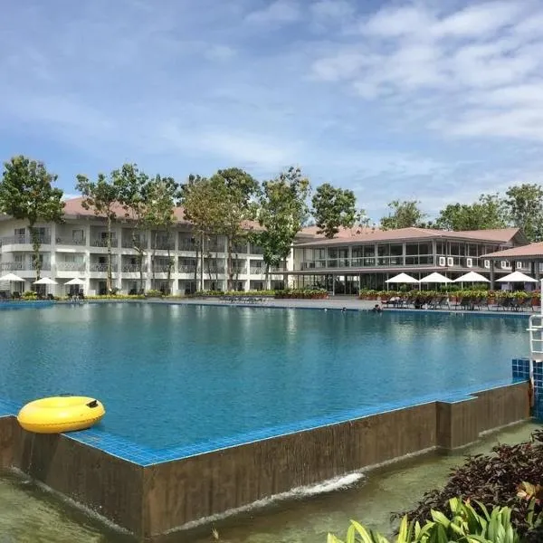 Century Langkasuka Resort Langkawi, hotel di Pantai Cenang