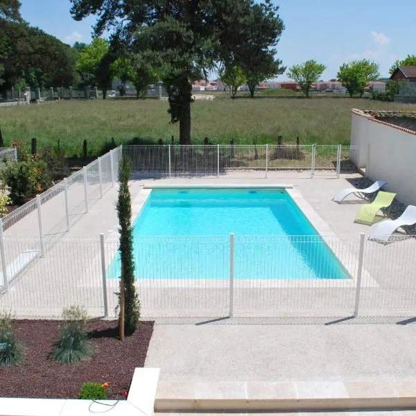 列娃尚布里酒店，位于Villette-dʼAnthon的酒店