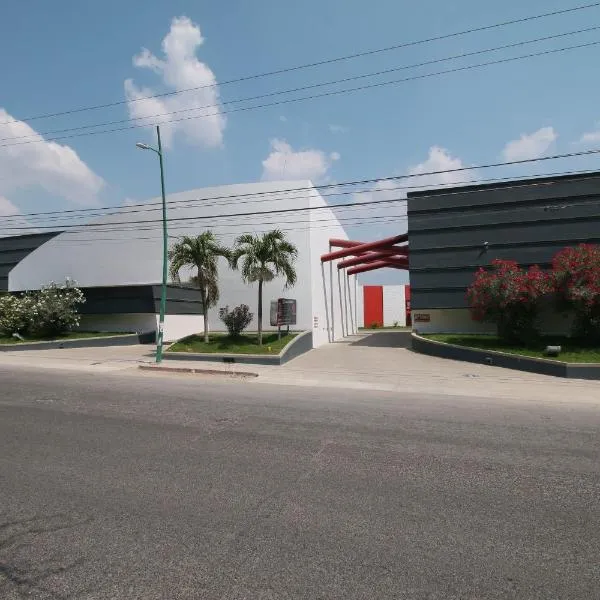 La Isla Auto Hotel, отель в городе Тустла-Гутьеррес