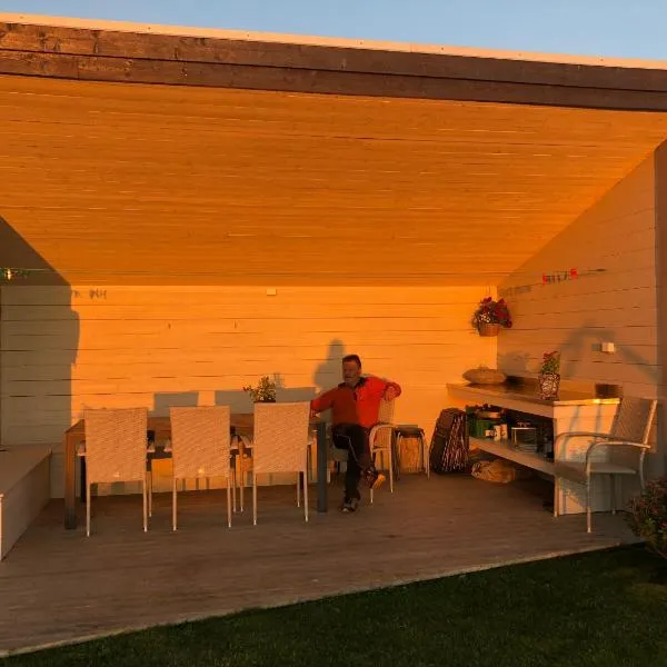 TINEBUA Basecamp Senja, ξενοδοχείο σε Berg