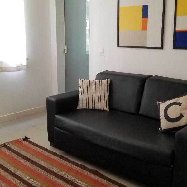 Apartamento em Copacabana - Rua Bolívar - 2 Quartos - Excelente Localização