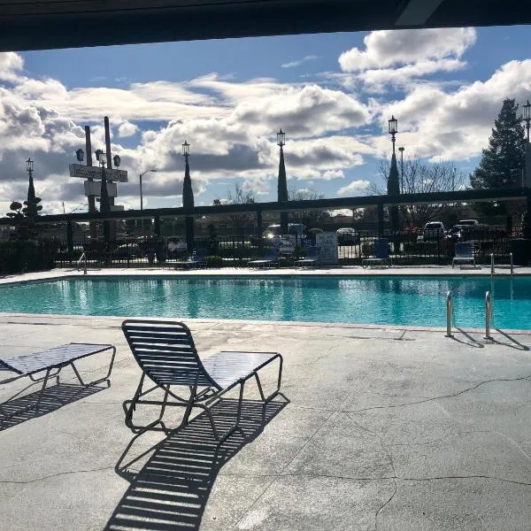 Lamp Liter Inn, hotell sihtkohas Visalia