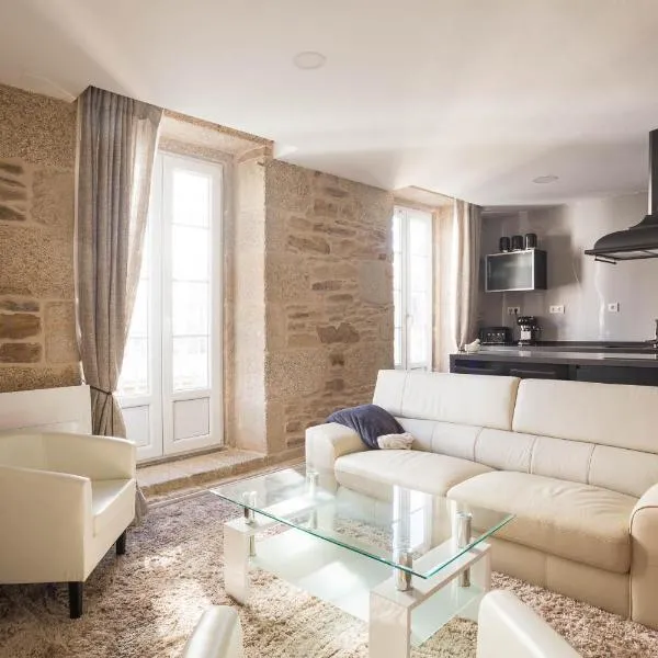 Luxury apartment-free parking, hotel in Santiago de Compostela