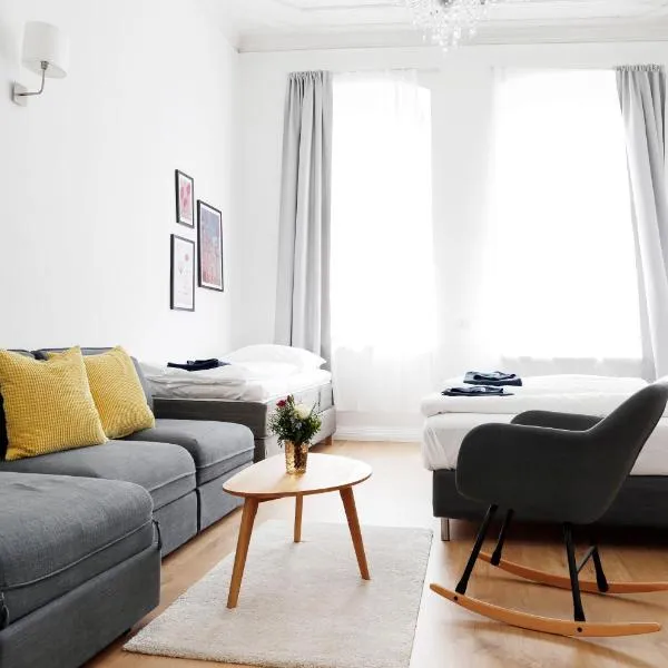 GREIF by ROCKCHAIR Apartments l SUPERHOST Status l 2 Bedrooms Boxspringbeds in City Center - Cozy Family & Business Flair welcomes you!, Hotel in Berlin