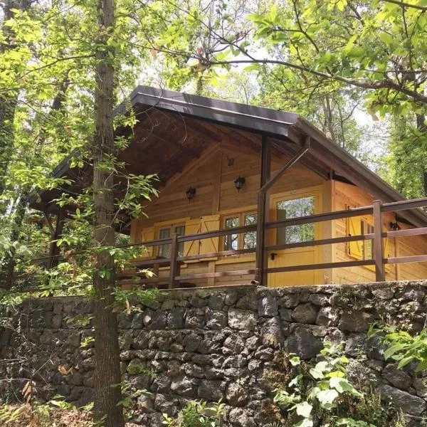 CHALET ETNA MILO, ξενοδοχείο στο Milo