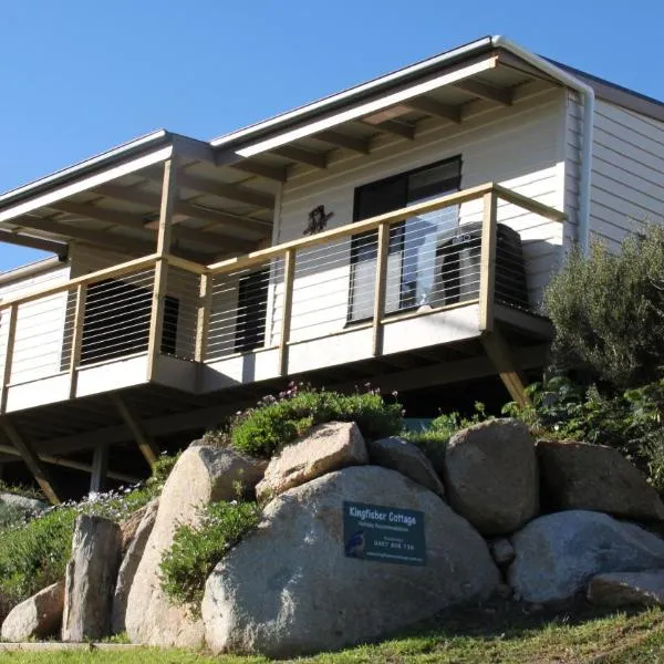 KINGFISHER COTTAGE Beachfront at the Binalong Bay, khách sạn ở Binalong Bay