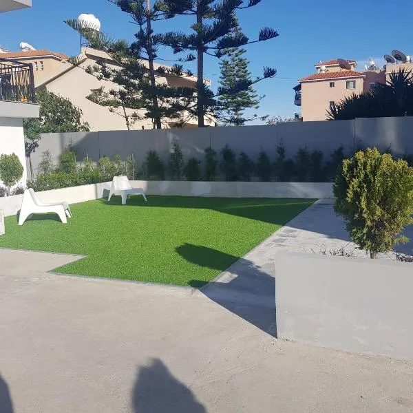 Valentinos Apartments, hotel v destinaci Paphos City