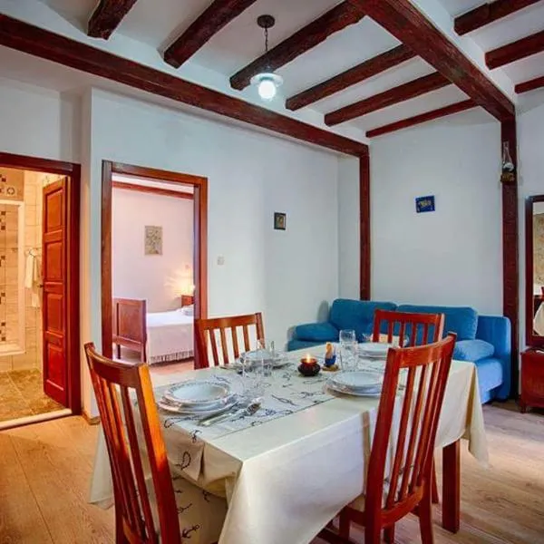 Apartment Domina, hotel i Vis