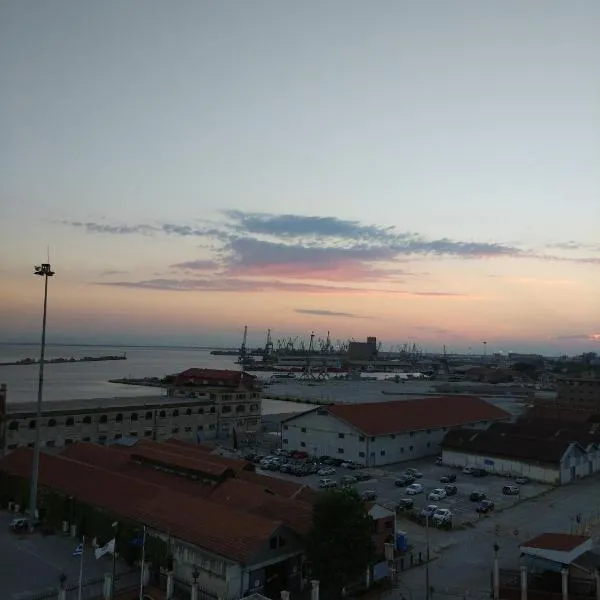 IRIS Apartment, hotel in Thessaloniki