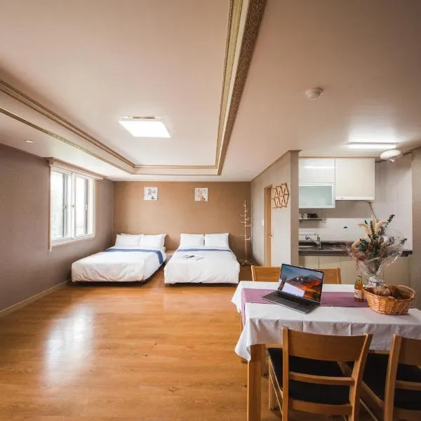 Jungmun Resort Jeju, готель у місті Согвіпо