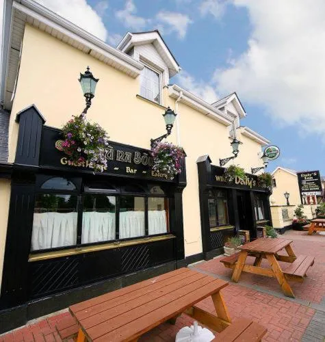 Dalys Inn, hotel in Donore