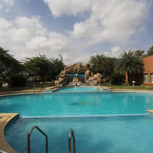 Golden Amoon Resort, Hotel in Narasapura