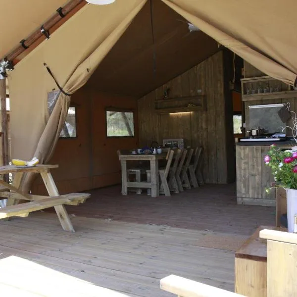 Glamping Alcantara, hotel v destinaci Motta Camastra