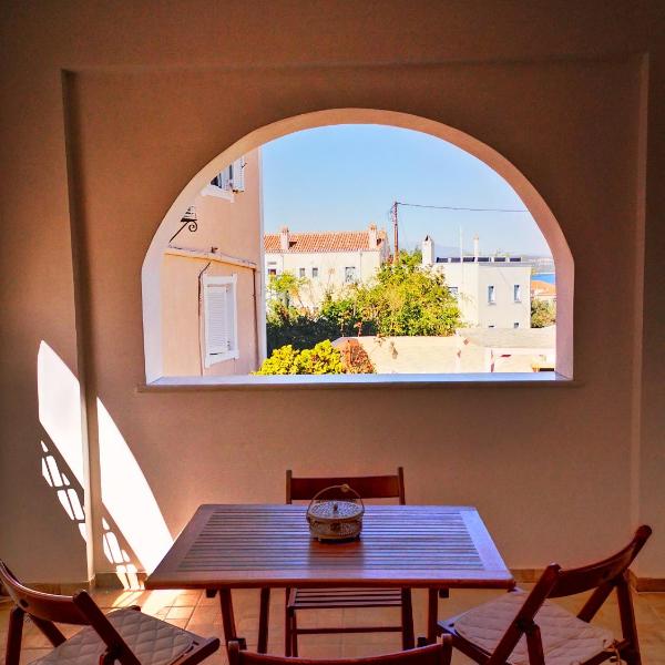 Spetses Center Comfy Apartment