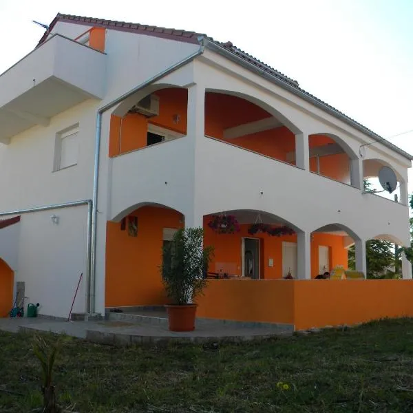 APARTMANI LIVK, hotel i Debeljak