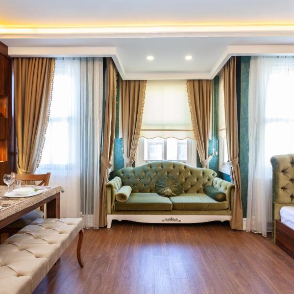 Rose Mansion by Otantik Suites