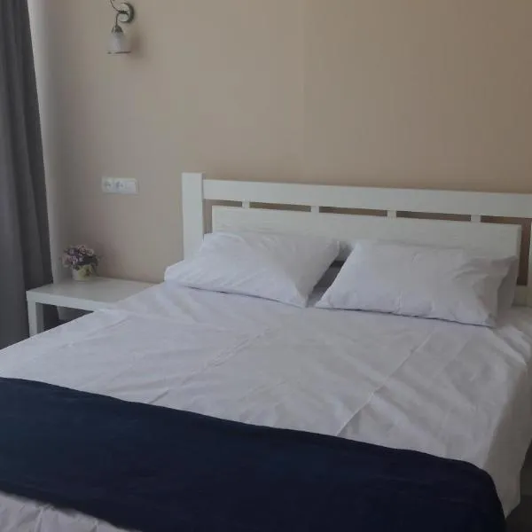 10 Fontana House Santorini, Hotel in Odessa