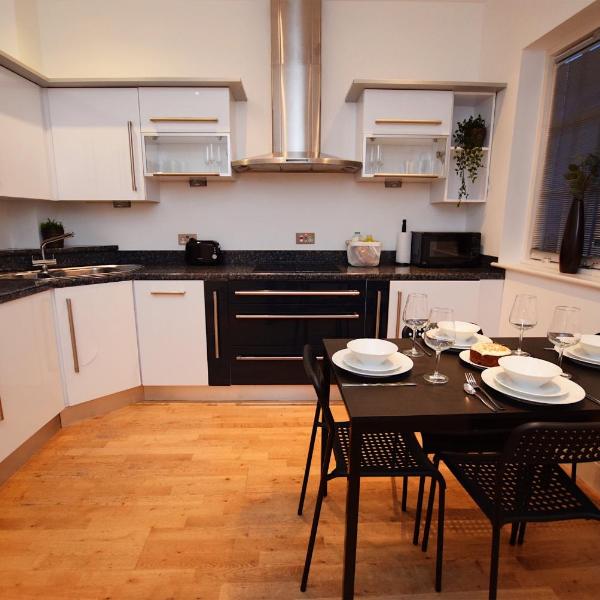Derby Town House 1 min to town