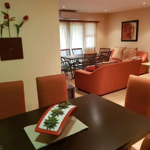 Ocean View Villas Unit G02, hotel in Port Edward