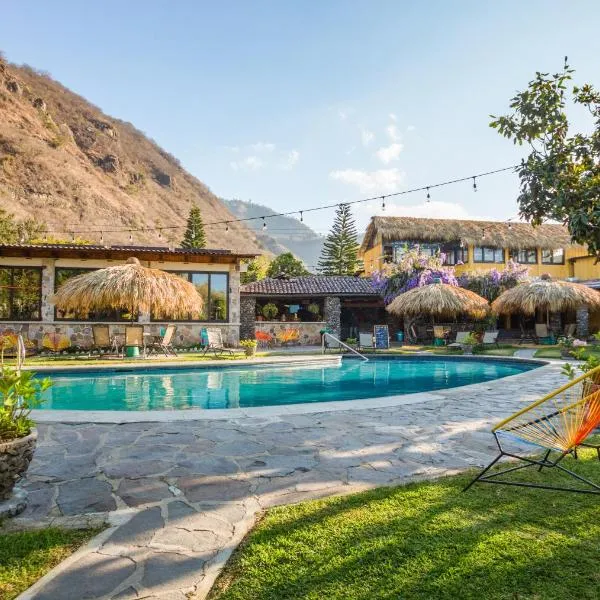 Socialtel Atitlan, hotel in Panajachel