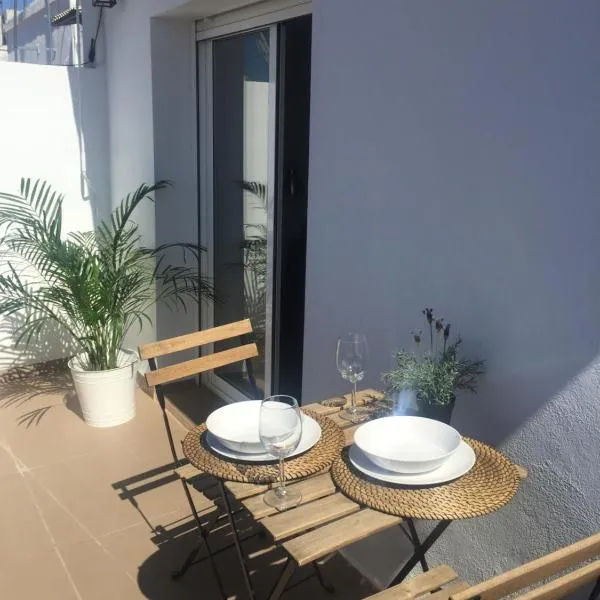 Penthouse Asuncion Feria, hotel in Seville
