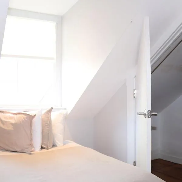 Comfy Beacon Hill Studio Great for Work Travel #13, hotel in Boston