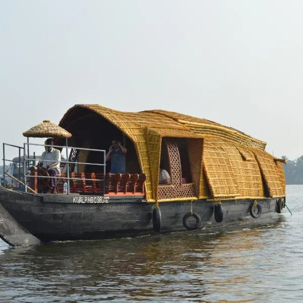 Thara's Houseboat, hotel in Alleppey