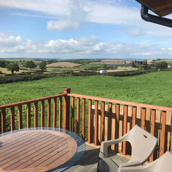 Drumlin View Cabin 21c Deerpark Road, hotel in Ardkeen