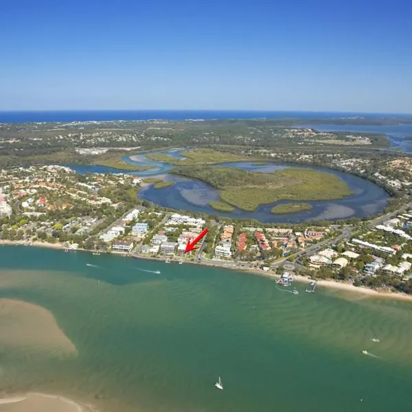 Anchorage - Riverfront Luxury on Gympie Terrace, hotel v destinaci Noosaville