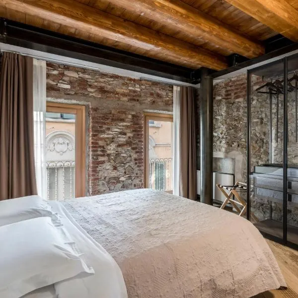 Crocus Apartments, ξενοδοχείο στη Σιρμιόνε