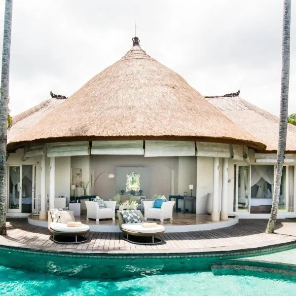 Villa Bliss a paradise of three independent Villas，位于坎古的酒店