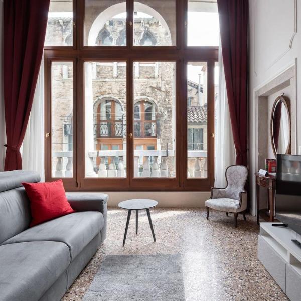 Apartment Ponte Raspi Canal View