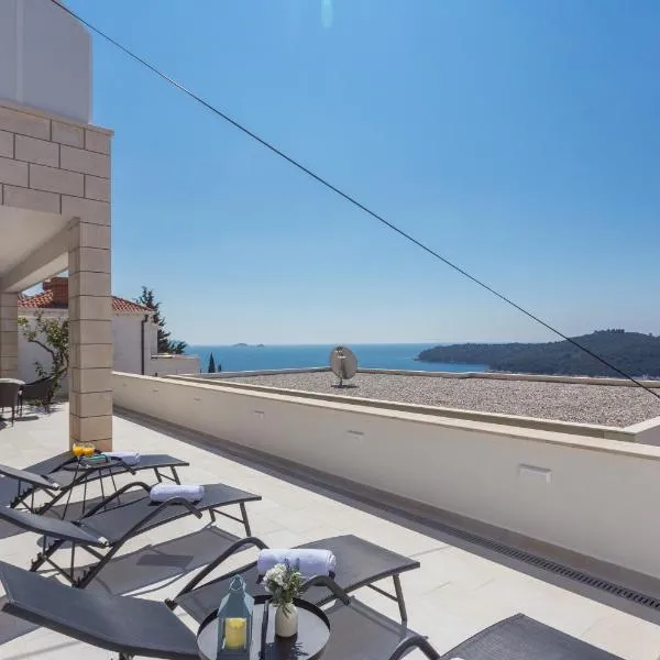 Apartment Jakov i Lucija - Sea View Terrace & FREE PARKING, hótel í Dubrovnik