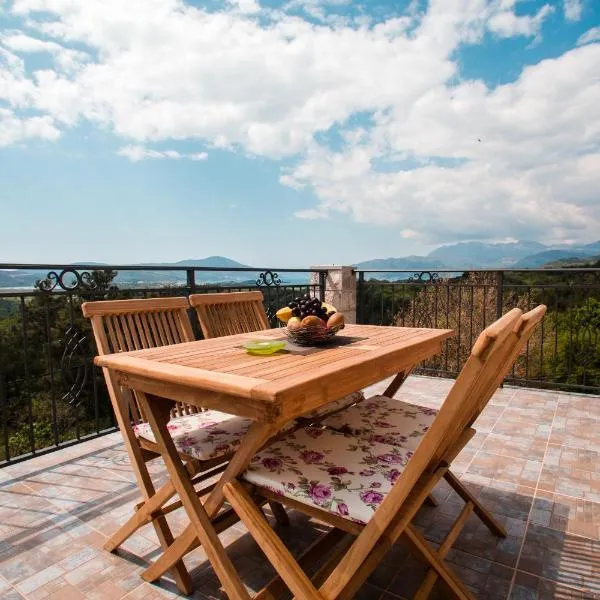 Sunny Nest Apartments, ξενοδοχείο στο Κότορ