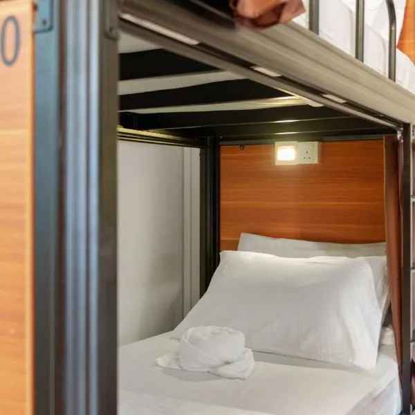 7 Wonders Hostel at Upper Dickson, Hotel in Singapur