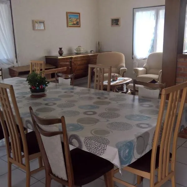 Entre mûres et châtaignes, Hotel in Les Châtelliers-Châteaumur