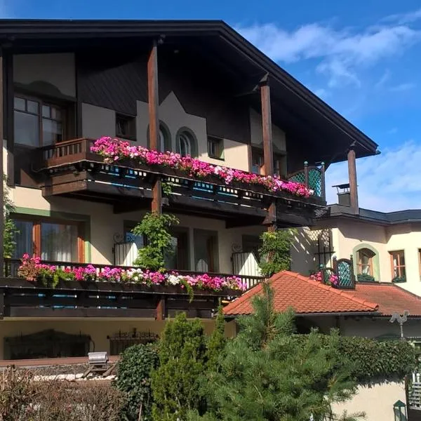 Dietrichsteinerhof Apartments & Rooms, hotel in Faak am See