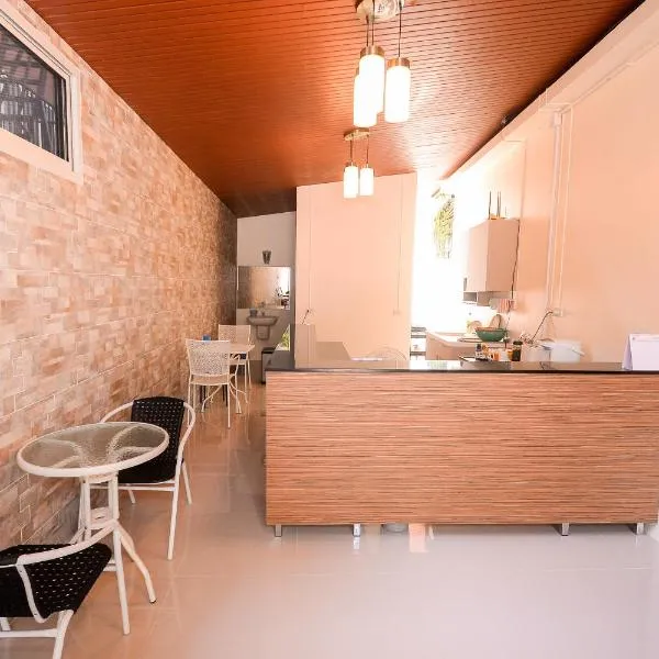 U-need Guesthouse95, hotel in Bangkok