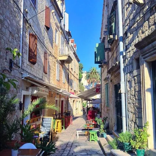 Hvar centre dorms, hotel in Hvar