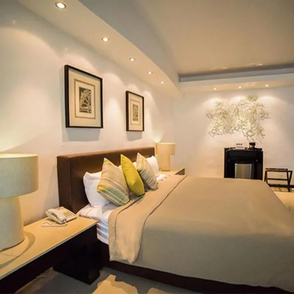 Hotel Grand Marlon، فندق في تْشيتومال
