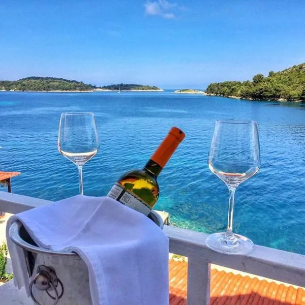 Mljet Sunset Apartments، فندق في بومينا